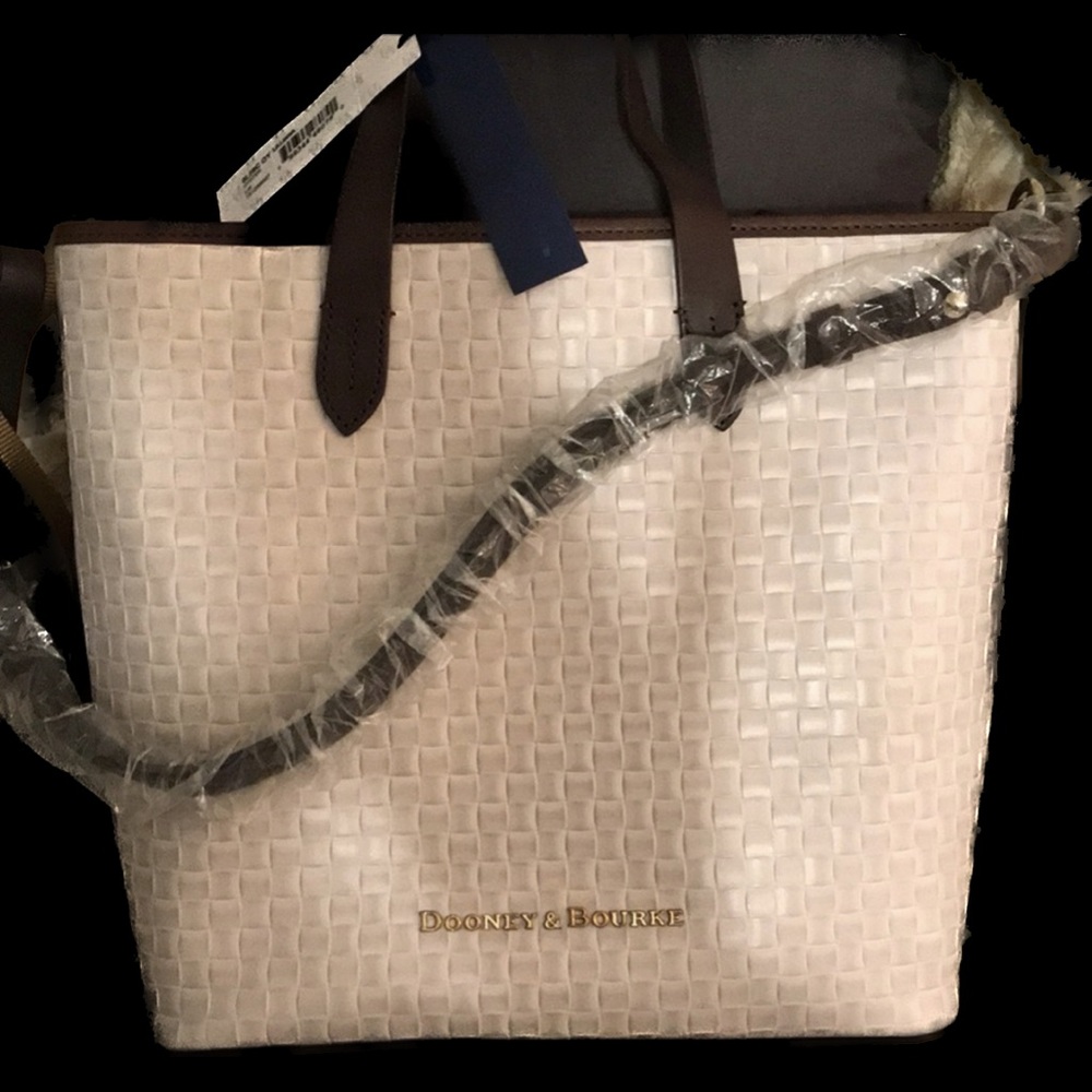 Dooney Oyster colored  leather bag NWT - Picture 12 of 16